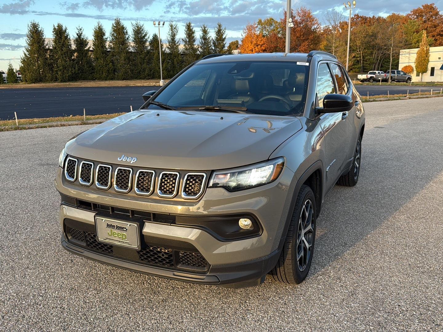 2024 Jeep Compass Latitude photo 2