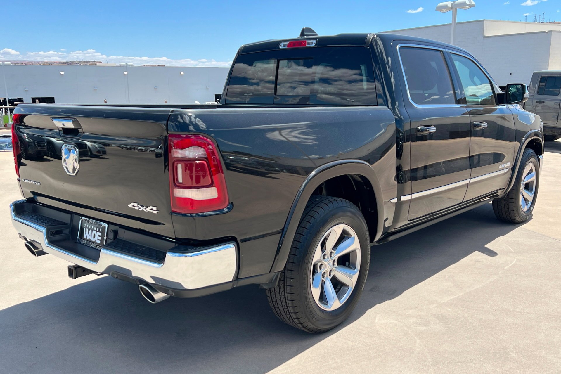 Used 2022 Diamond Black Crystal Pearlcoat Ram Limited image 6