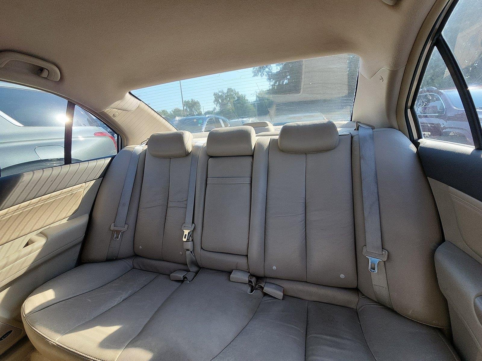 Used 2008  Hyundai SE image 17