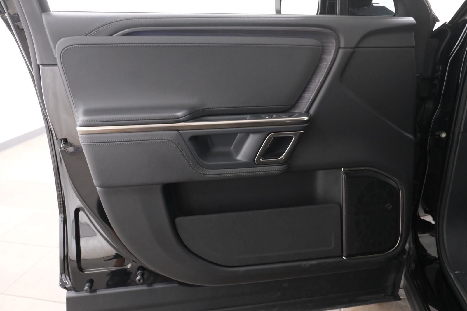Used 2023 Midnight Rivian Adventure image 26