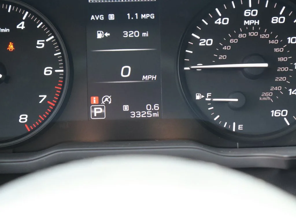 Used 2024 Silver Subaru Base image 28