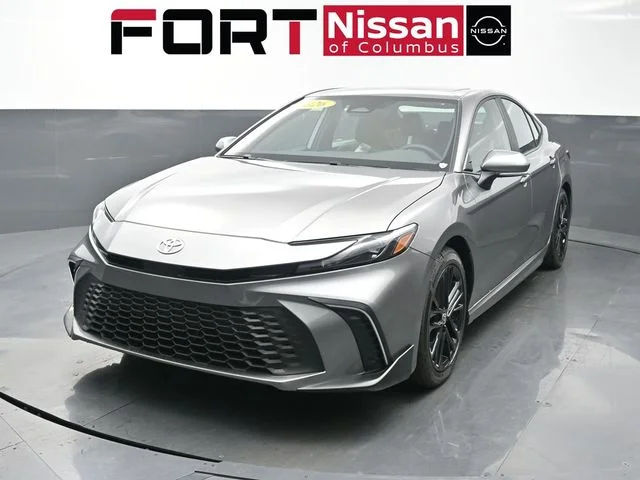 Used 2026  Toyota SE image 3