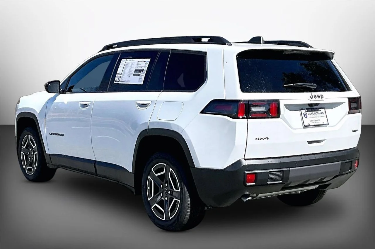 New 2026 Bright White Clearcoat Jeep Laredo image 6