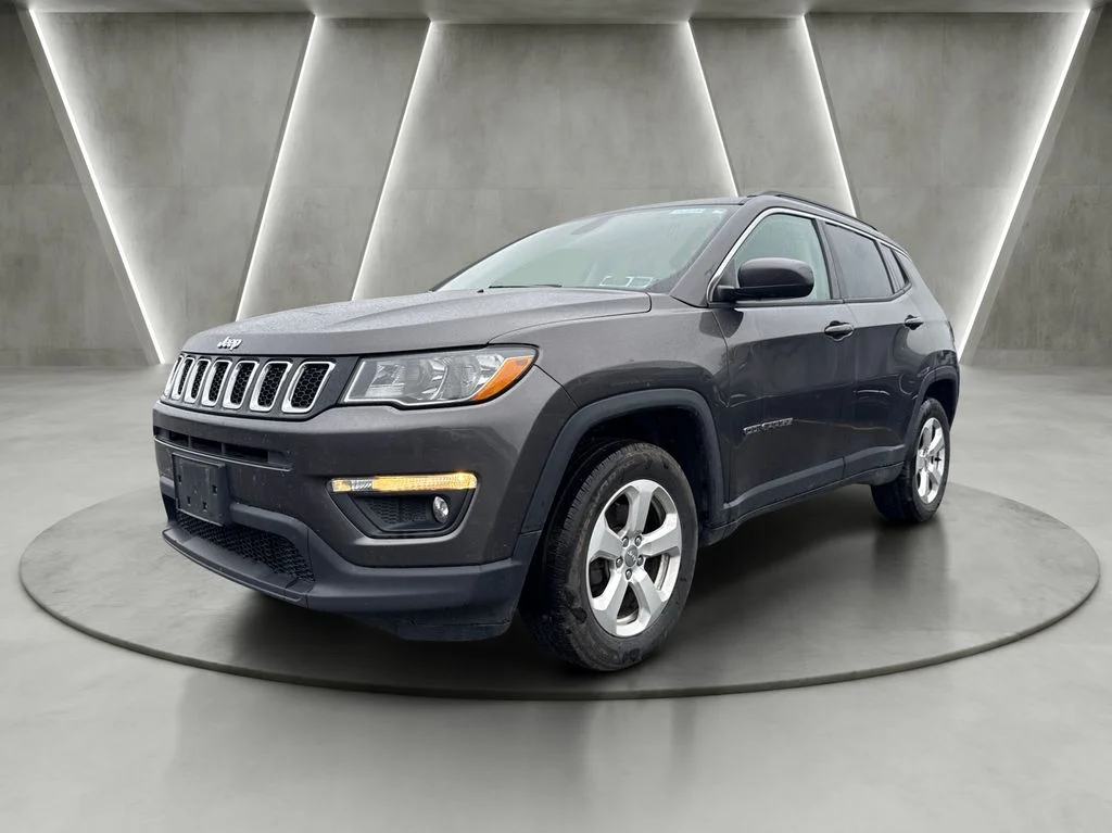 Used 2020 Gray Jeep Latitude image 3