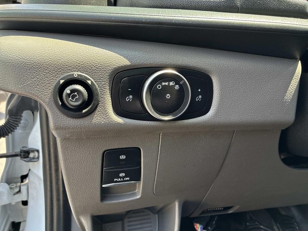 Used 2024  Ford Base image 21