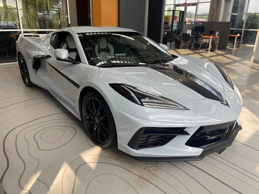 Used 2023 White Chevrolet Stingray image 7