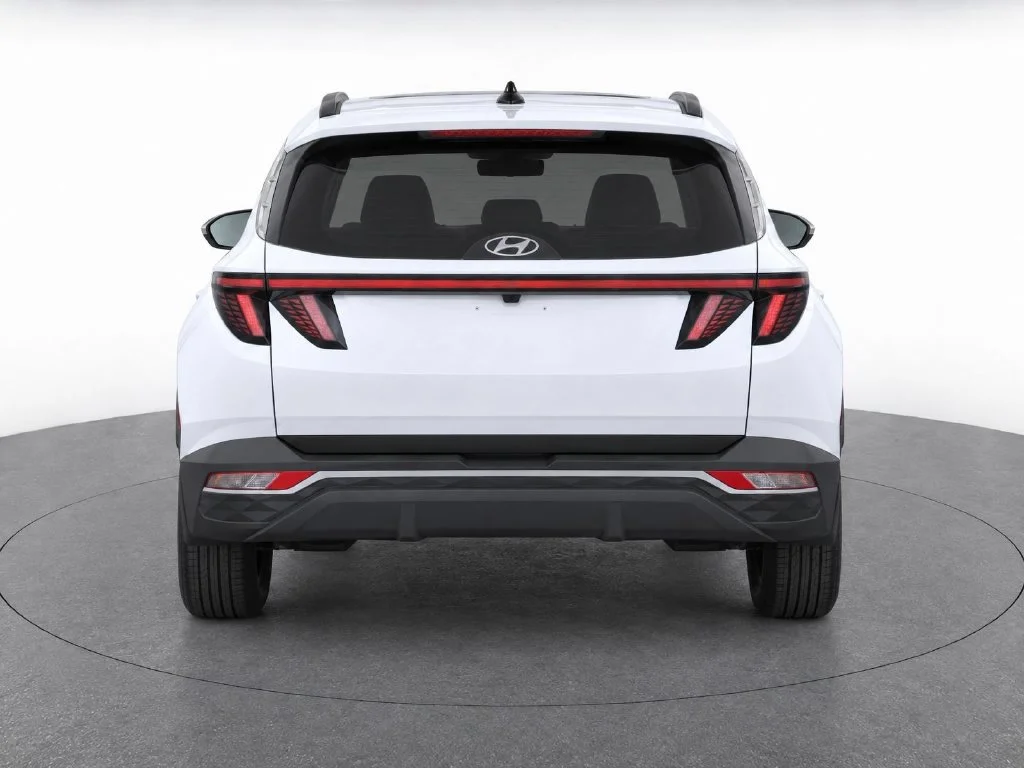 Used 2024 White Hyundai SEL image 6
