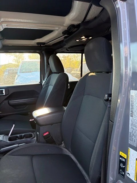 Used 2020 Gray Jeep  image 8