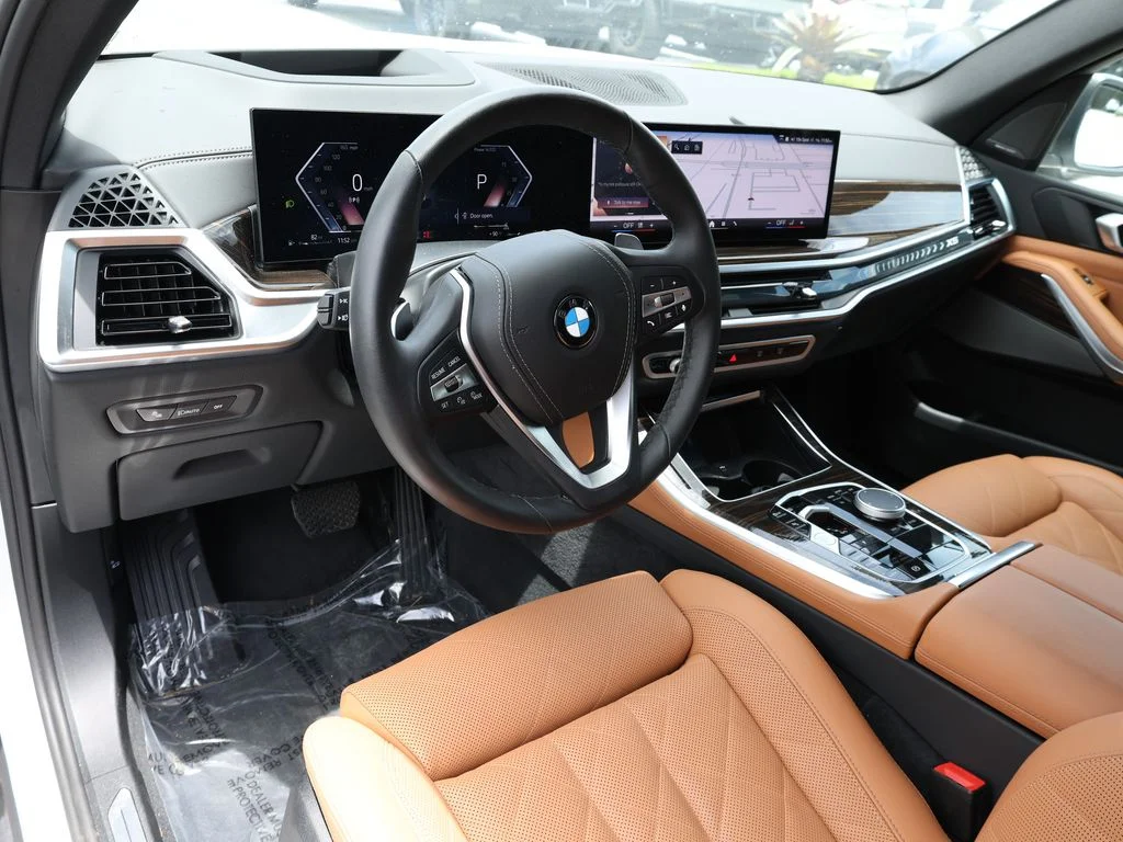 Used 2026 White BMW sDrive40i image 17