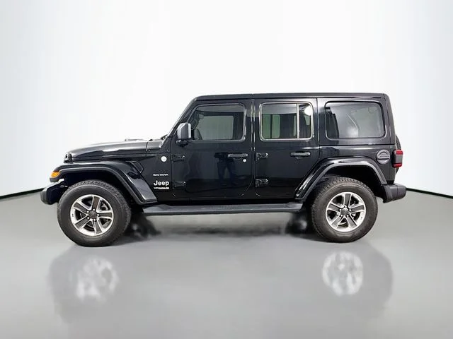 Used 2022 Black Jeep Unlimited Sahara image 4