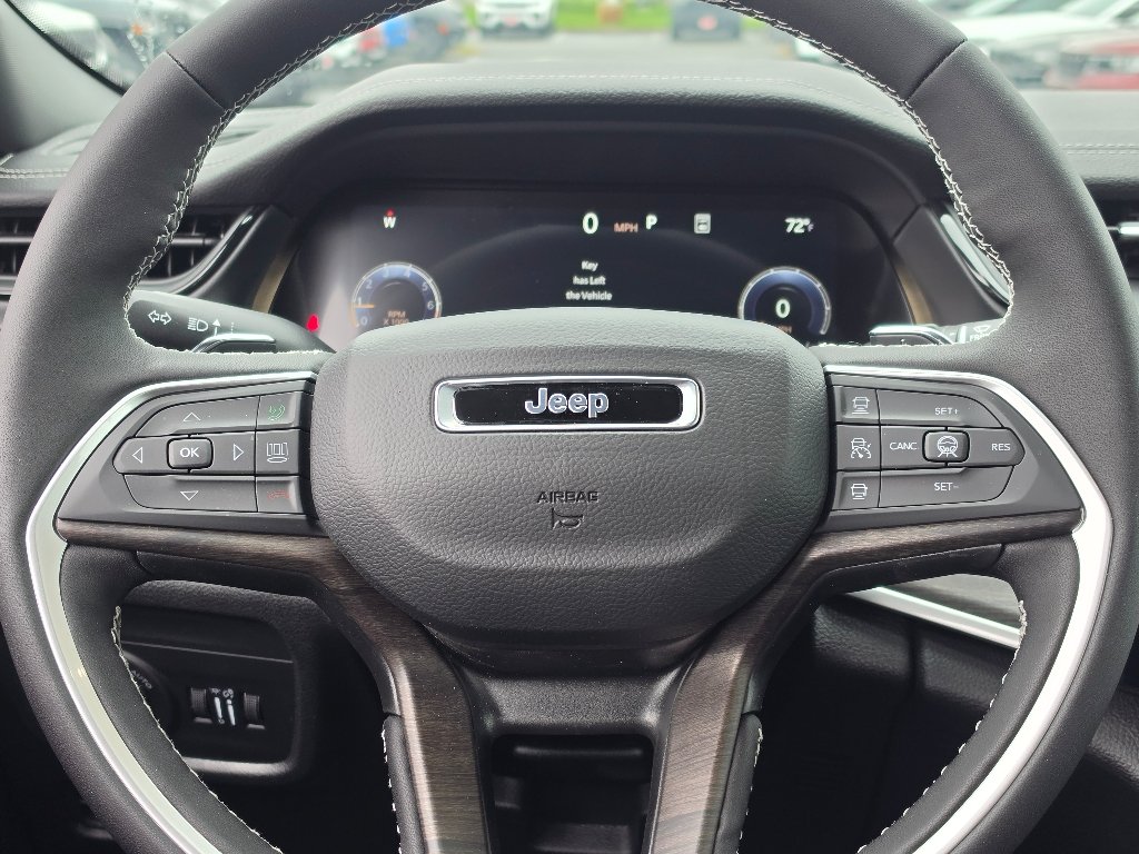 New 2026 Baltic Gray Metallic Clear-Coat Exterior Paint Jeep Altitude image 14