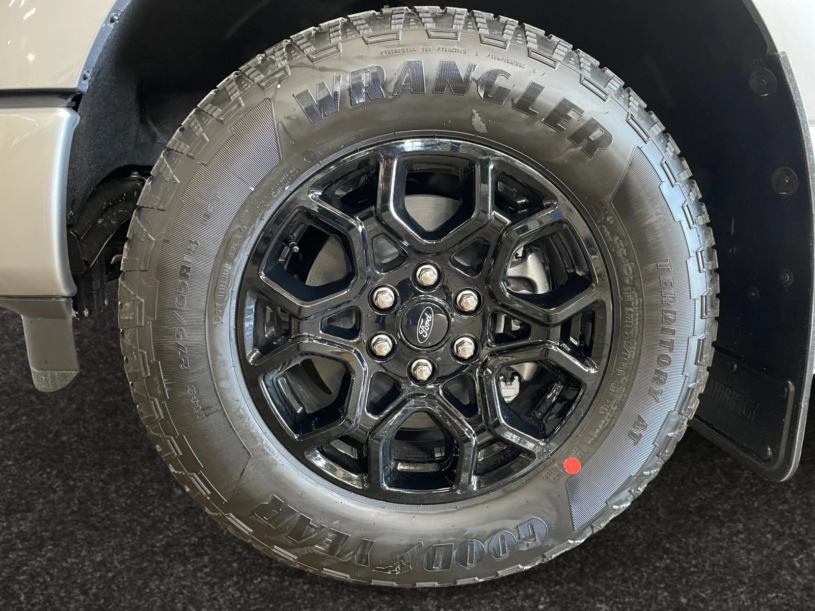 New 2026 Iconic Silver Metallic Ford XLT image 9