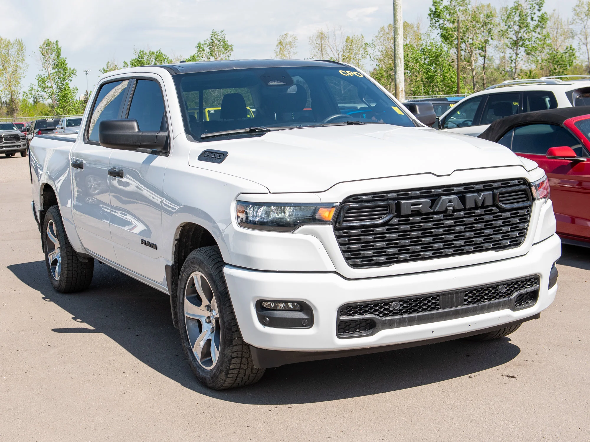 Certified Used 2025 White RAM Tradesman * No Accidents | Android Auto | Adaptive Cruise | Sport Appearance Package image 9