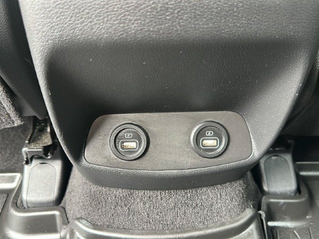Used 2023 White Hyundai SEL image 27