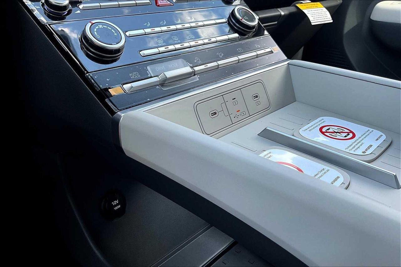 New 2026 Serenity White Hyundai SE image 18