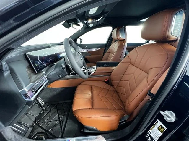 2025 BMW 7 Series 760i - Photo 11