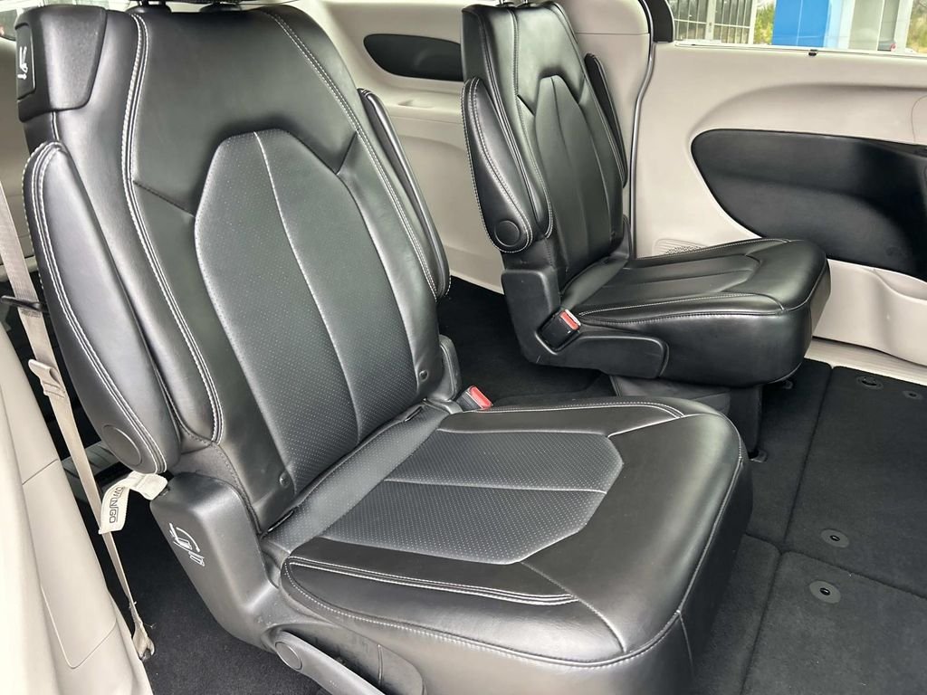 2024 Chrysler Pacifica Touring L - Photo 16