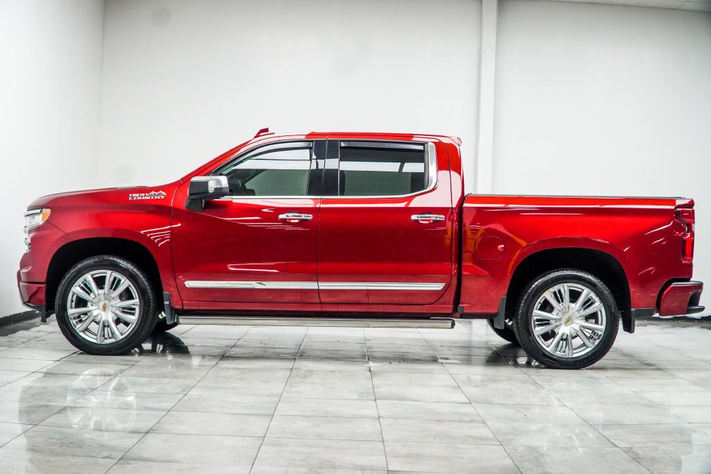 Used 2023 Red Chevrolet High Country image 13