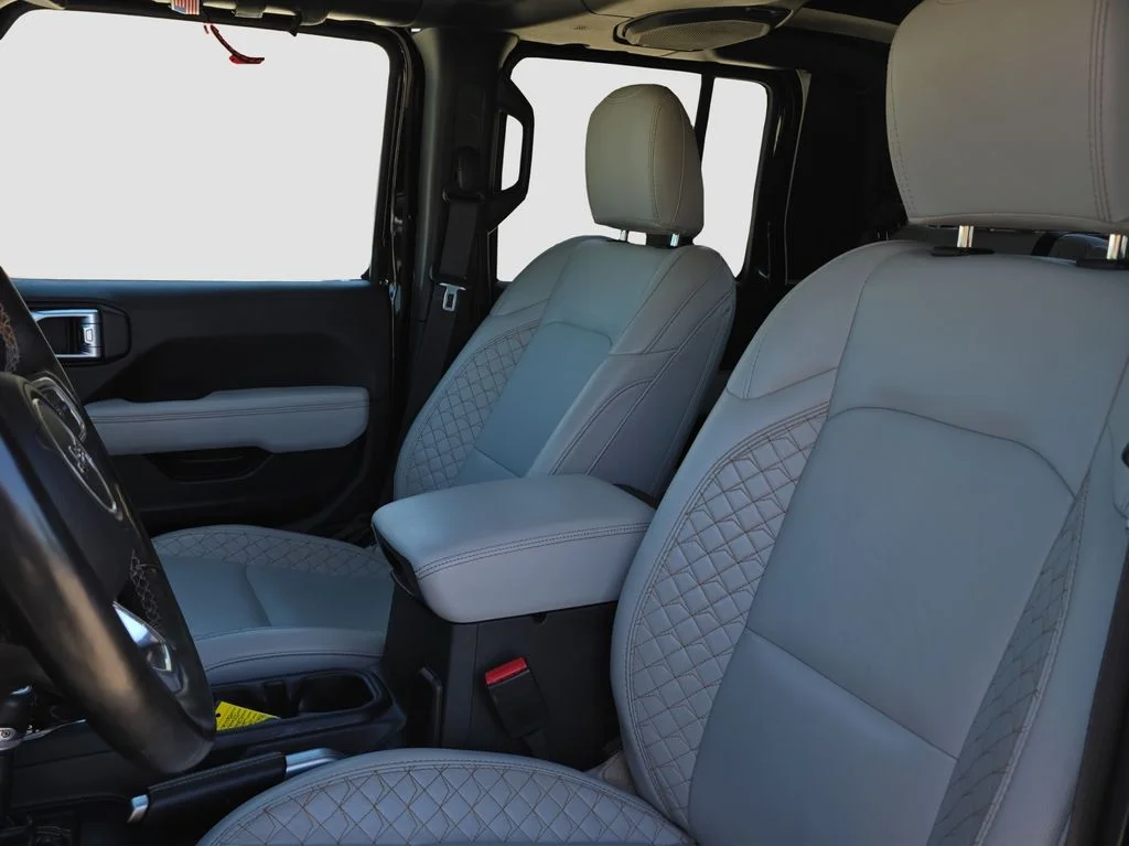 Used 2022 Black Jeep Overland image 7