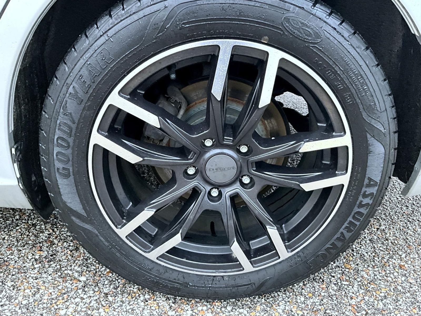 Used 2020 Silver Nissan 2.5 S image 24