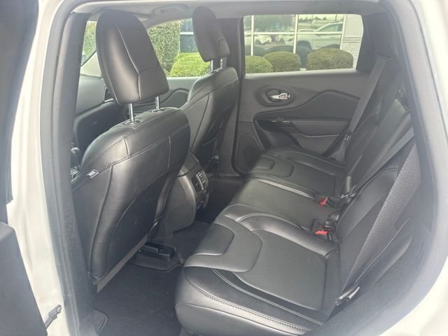 Used 2023 White Jeep Altitude image 19