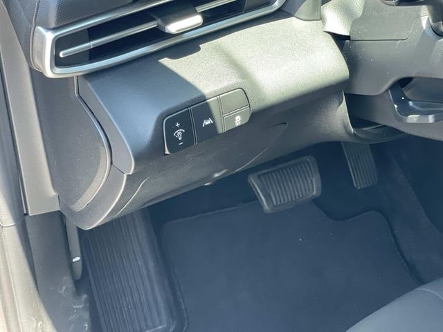 Used 2021  Hyundai SEL image 16