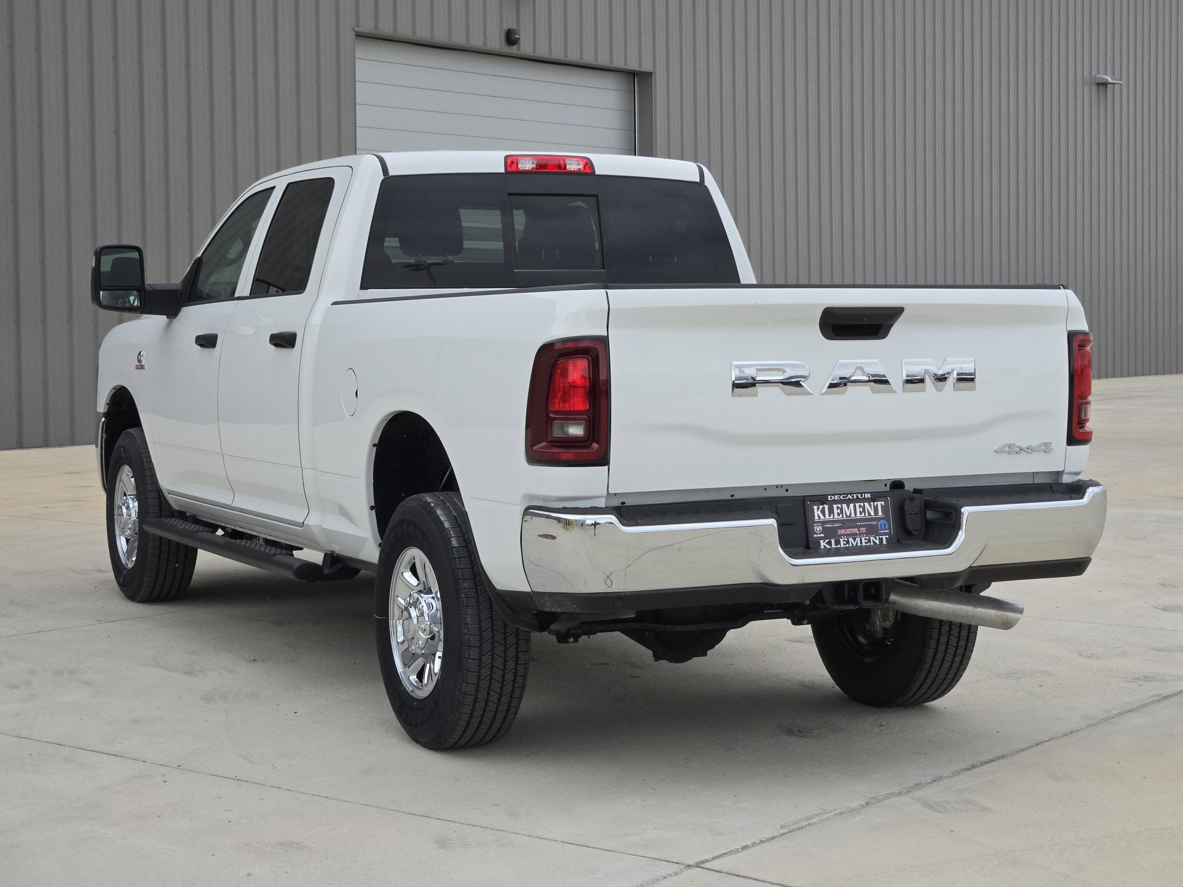 New 2026 Bright White Clear-Coat Exterior Paint RAM Tradesman image 4