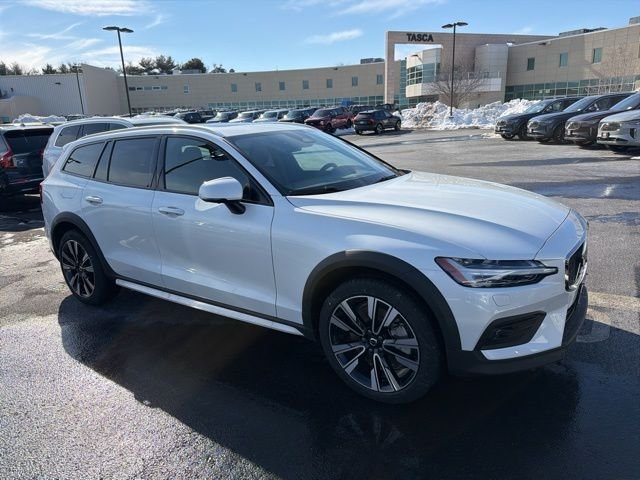 2026 Volvo V60 Cross Country B5 Ultra AWD's photo