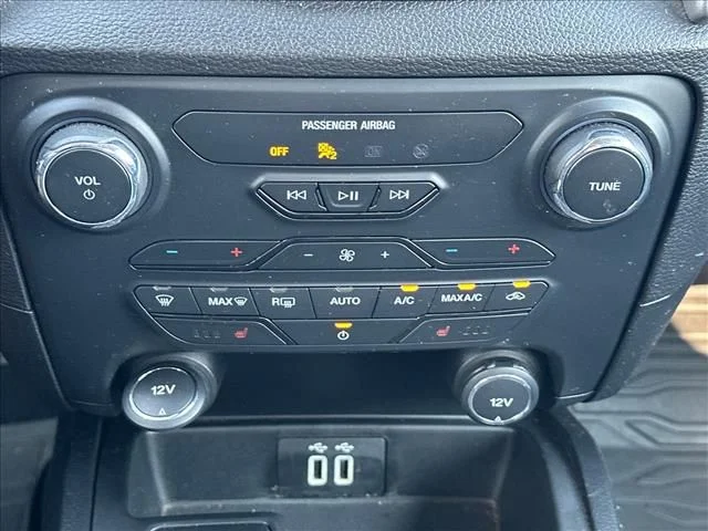 Certified Used 2019 Black Ford XLT image 28