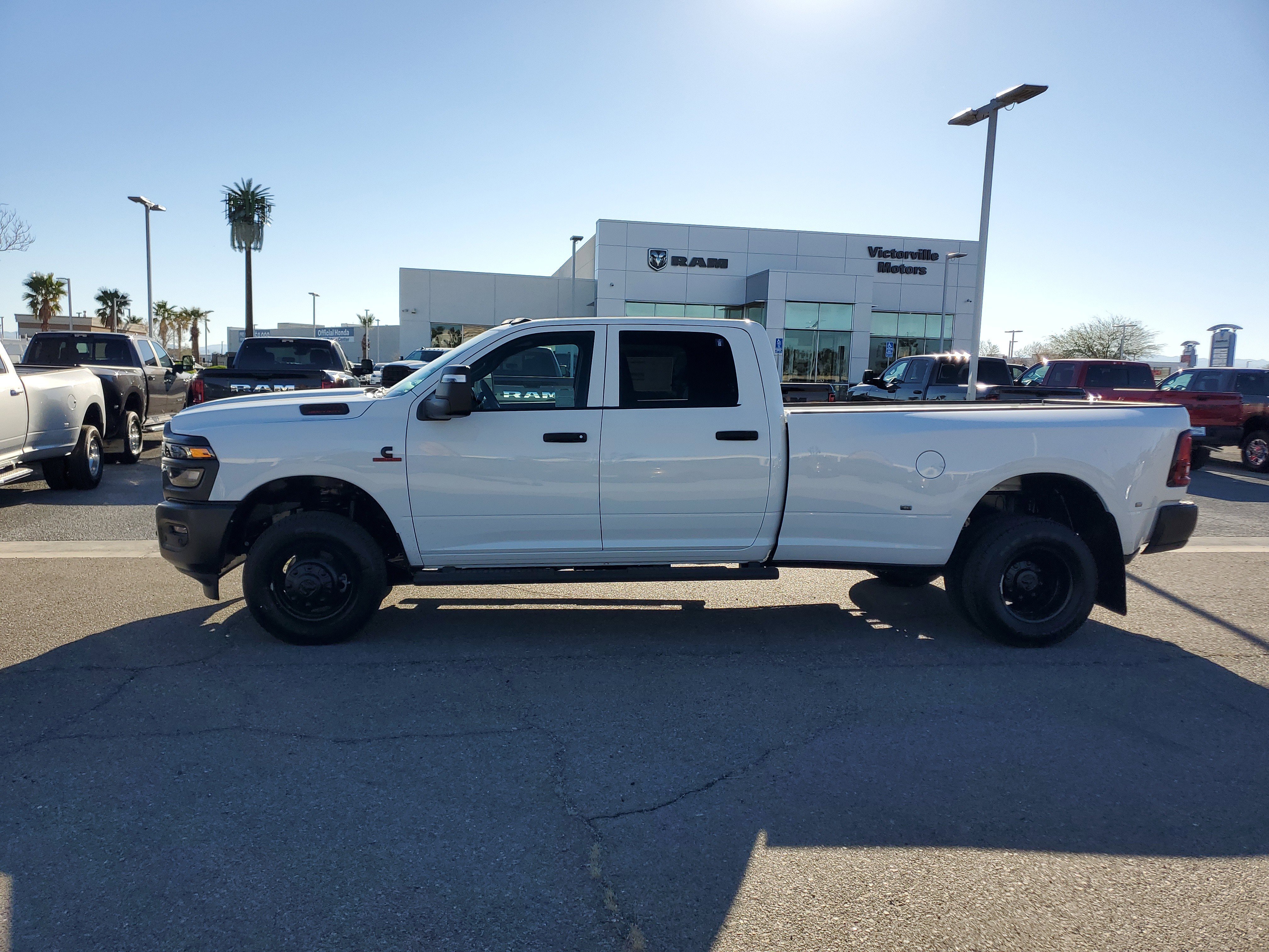 New 2026 Bright White Clear-Coat Exterior Paint RAM Tradesman image 6