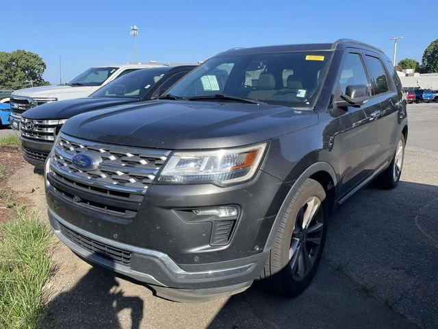 Used 2018 Gray Ford Limited image 3