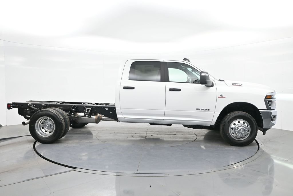 New 2026 Bright White Clearcoat RAM Tradesman image 6
