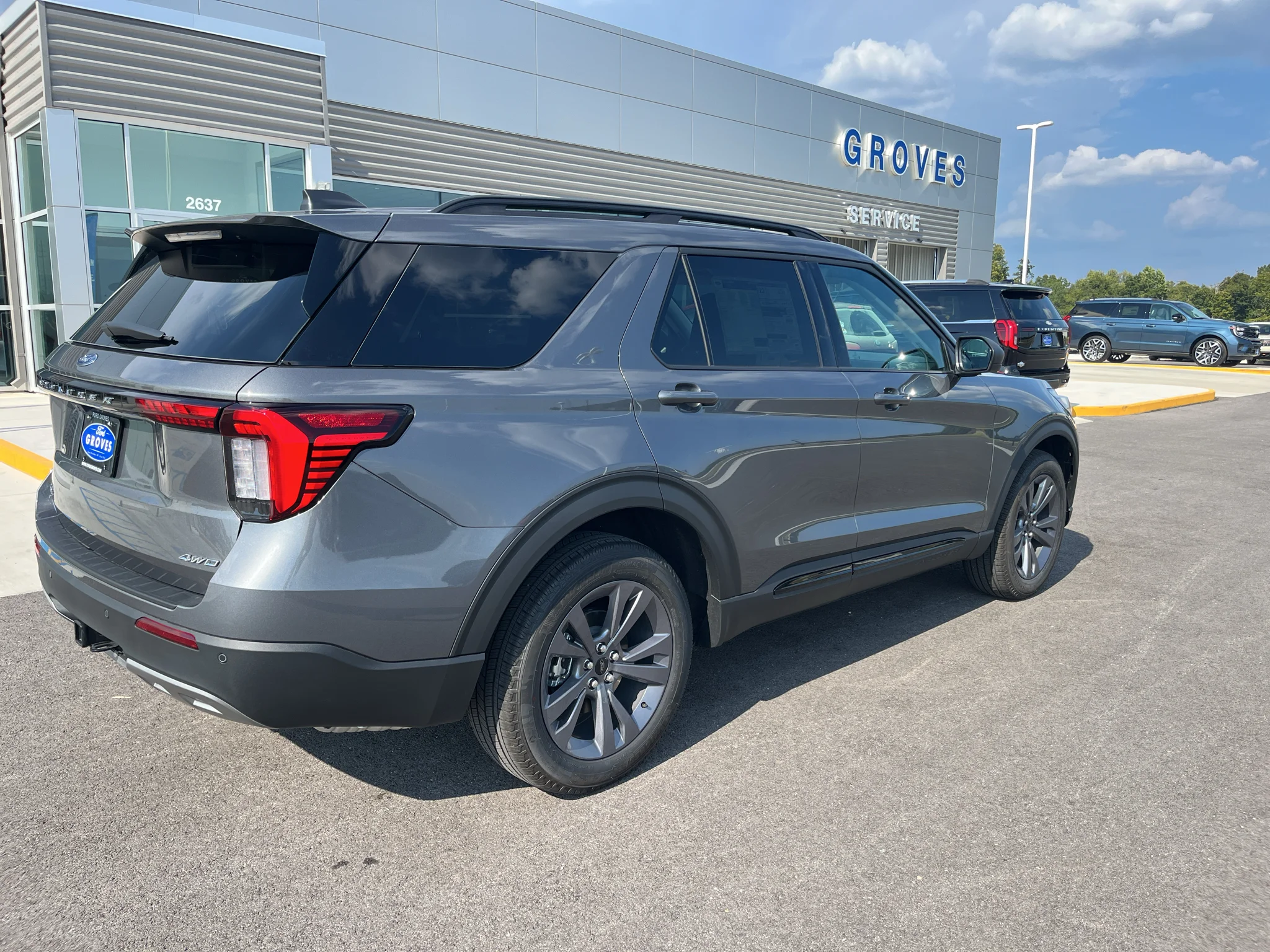 New 2026 Carbonized Gray Metallic Ford Active w/200A Pkg image 5
