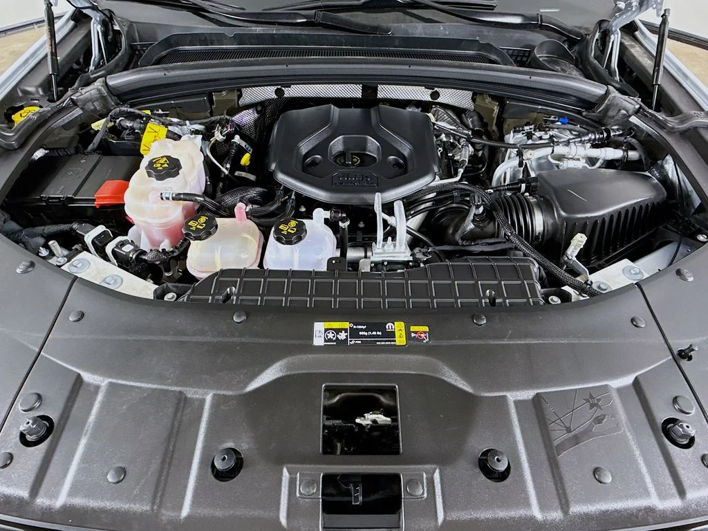 Used 2023 Silver Jeep Summit 4xe image 30