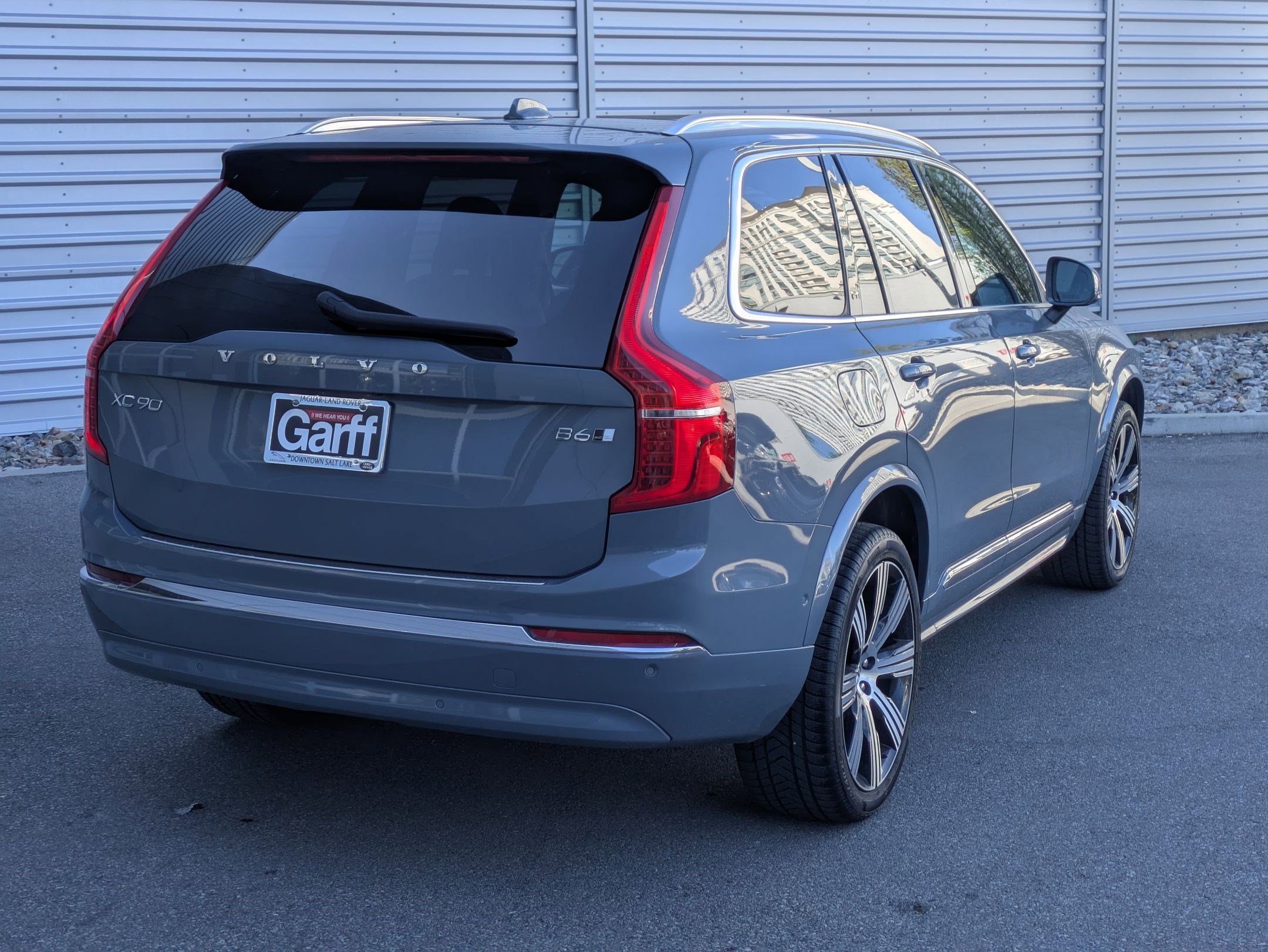 Used 2023 Thunder Gray Metallic Volvo Ultimate image 5