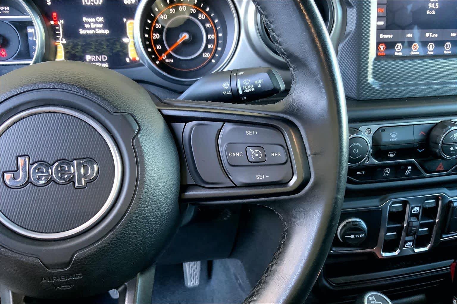 Used 2020 Gator Clearcoat Jeep Sport S image 25