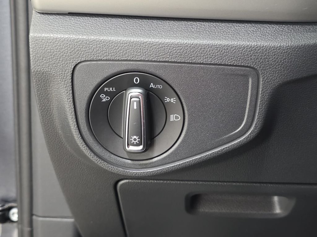 2023 Volkswagen Atlas SE w/Tech - Photo 24