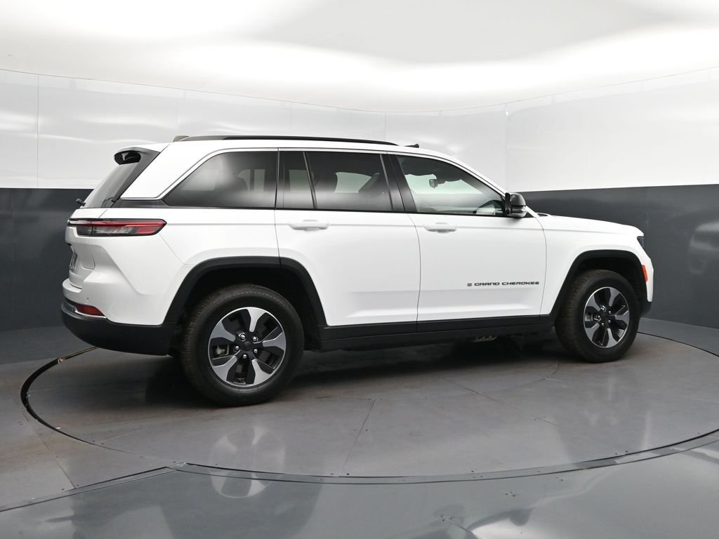 Used 2024 White Jeep 4xe image 8