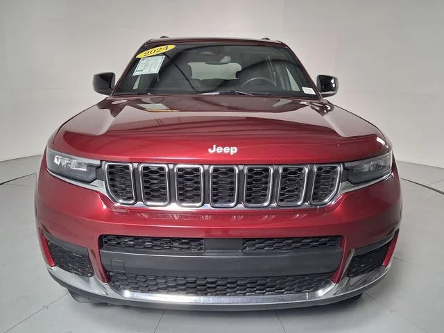 Used 2024 Red Jeep Laredo image 8