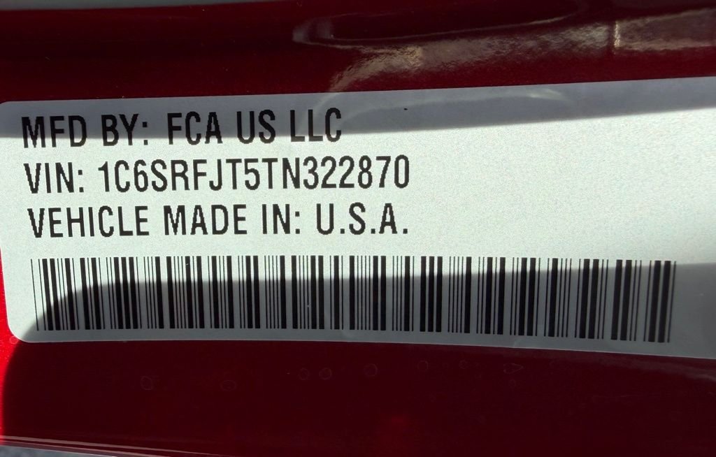 New 2026 Molten Red Pearl-Coat Exterior Paint RAM Laramie image 32