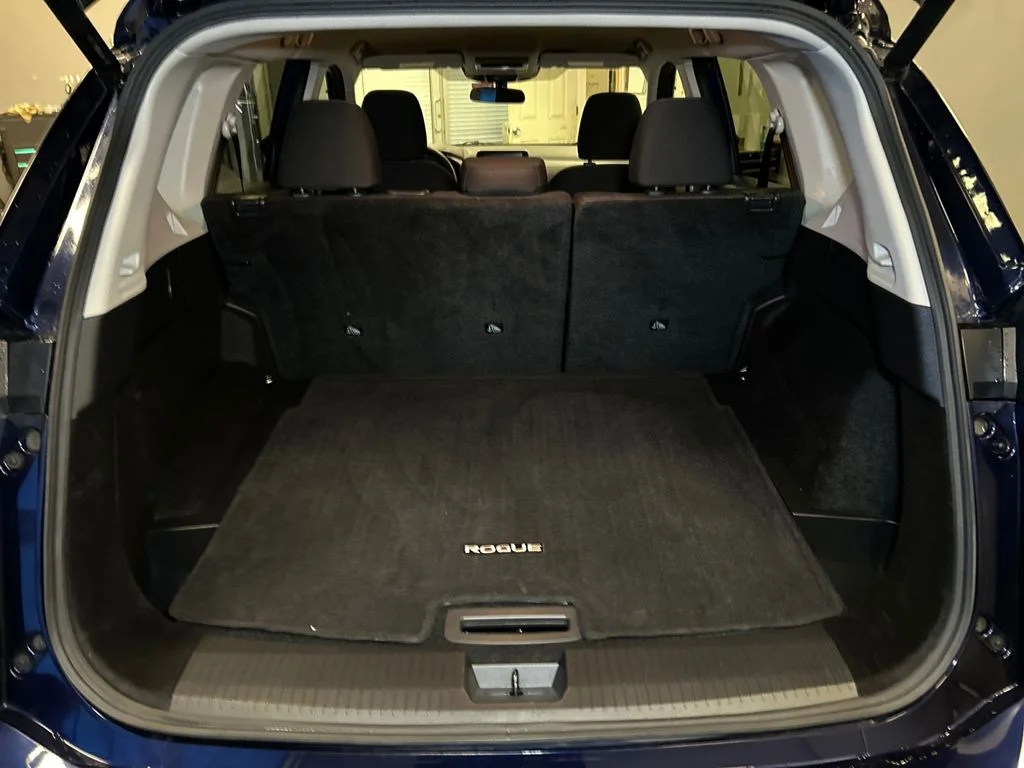Used 2025 Deep Ocean Blue Pearl Nissan SV image 19