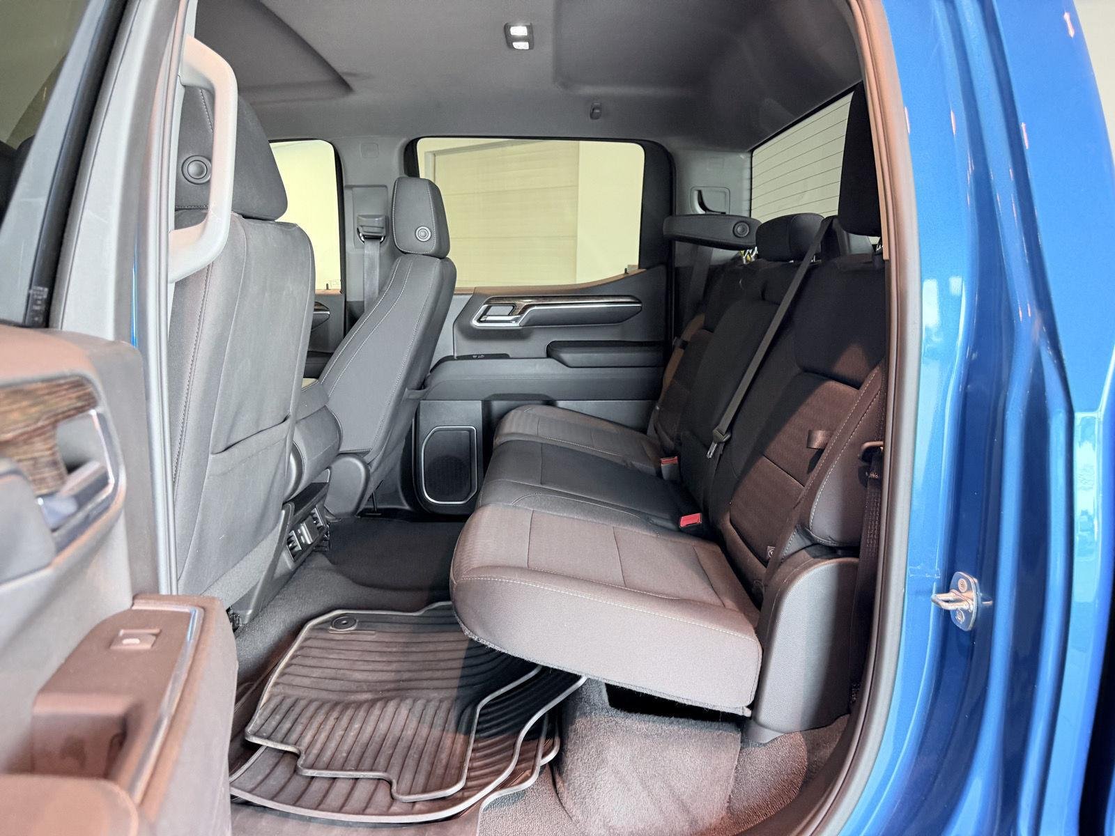 Used 2024 Dynamic Blue Metallic GMC Elevation image 22