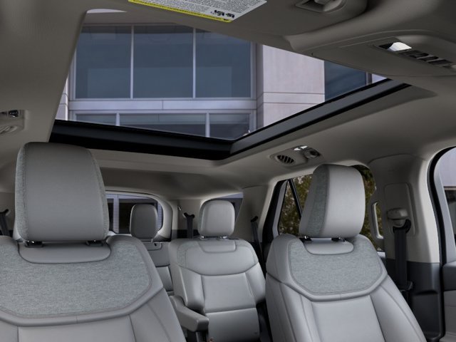 New 2027 White Metallic Ford Active image 22