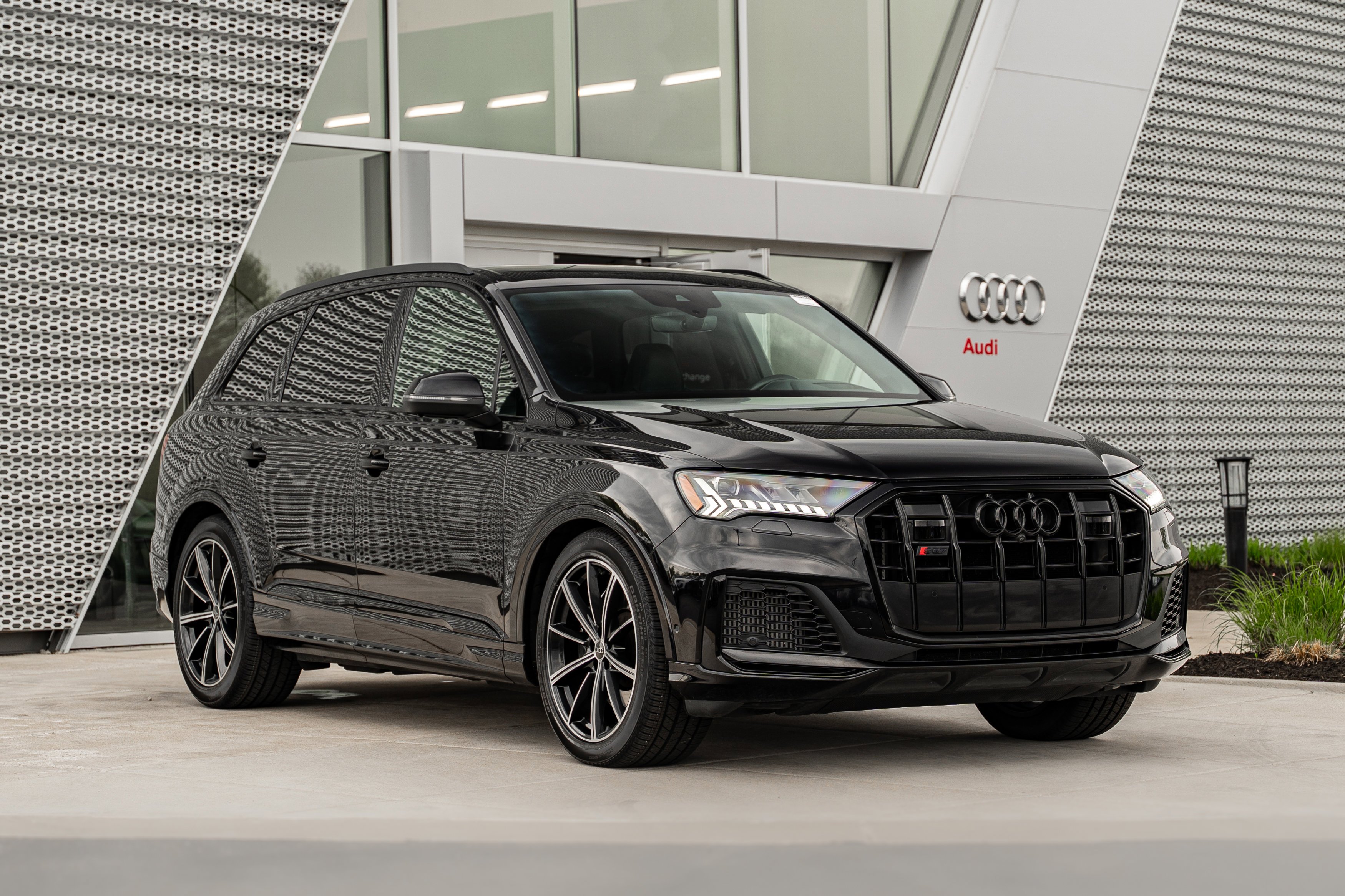 2021 Audi SQ7 Prestige quattro Tiptronic's photo