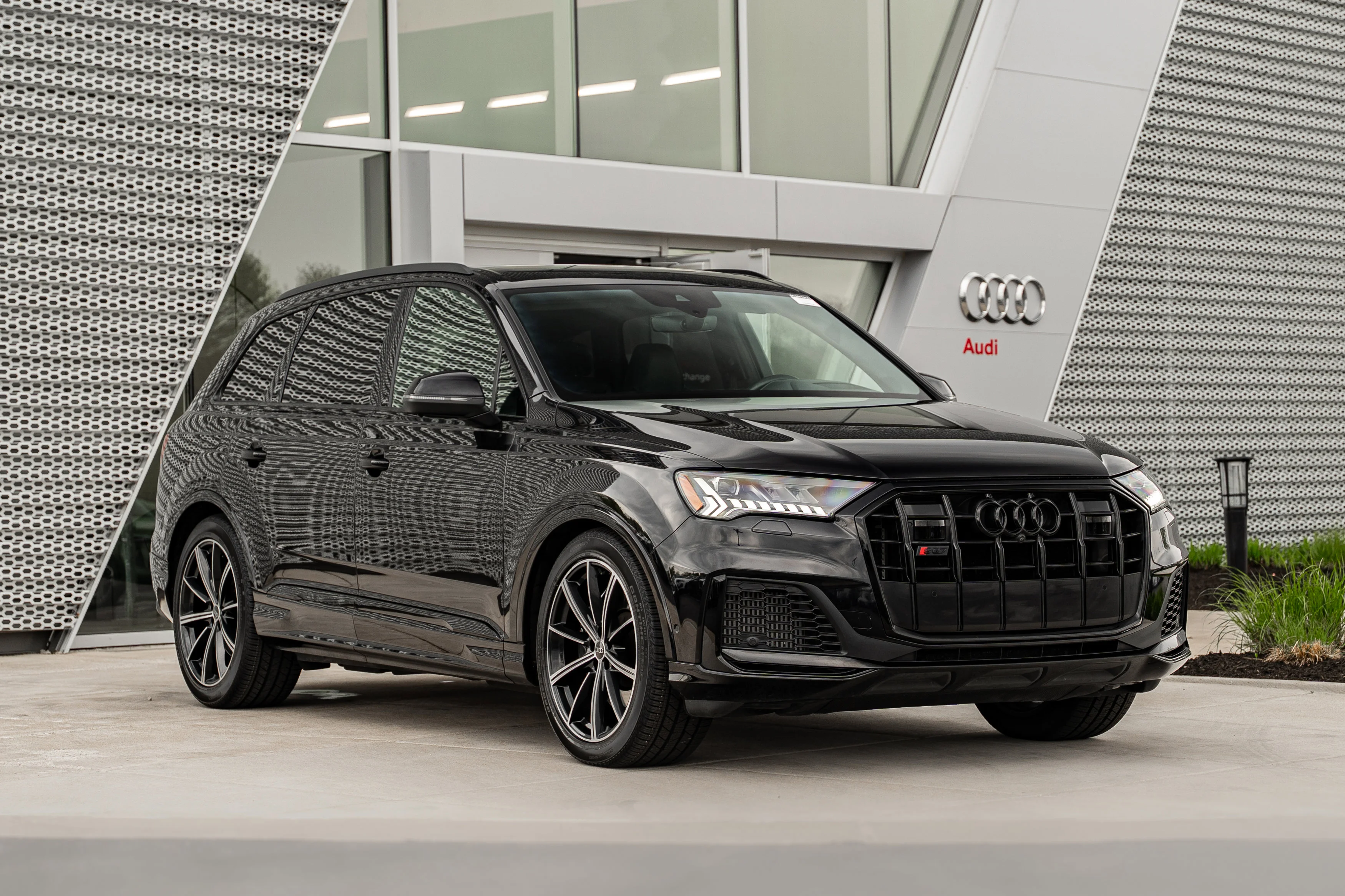 2021 Audi SQ7 Prestige quattro Tiptronic's photo