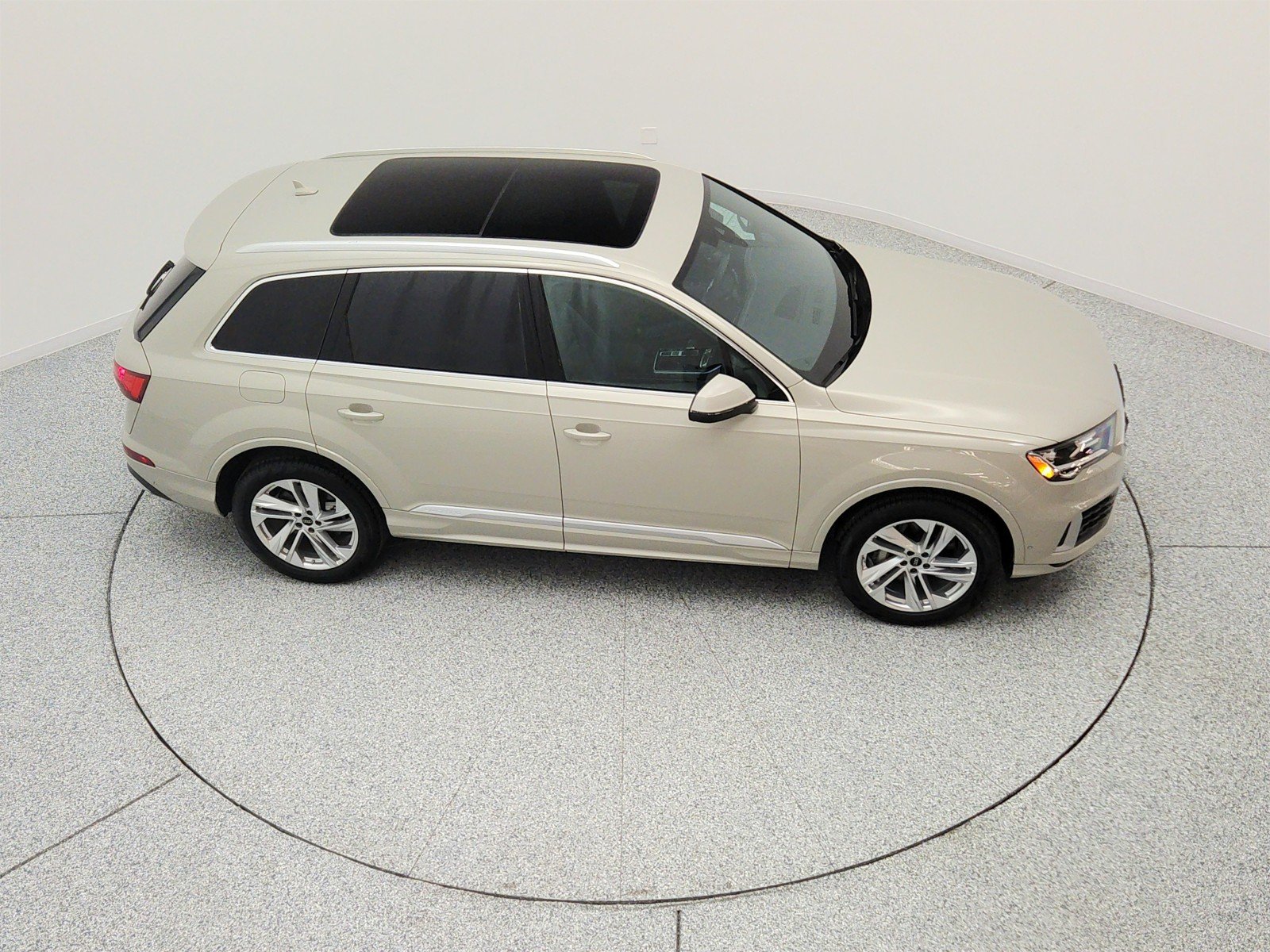 Used 2023 Vicuna Beige Metallic Audi Premium image 25