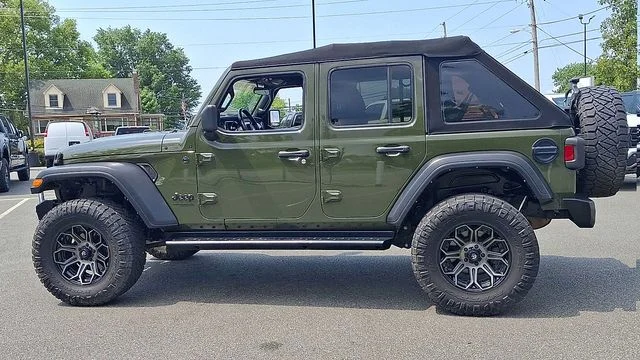 Used 2021 Green Jeep Sport Altitude 4x4 image 44
