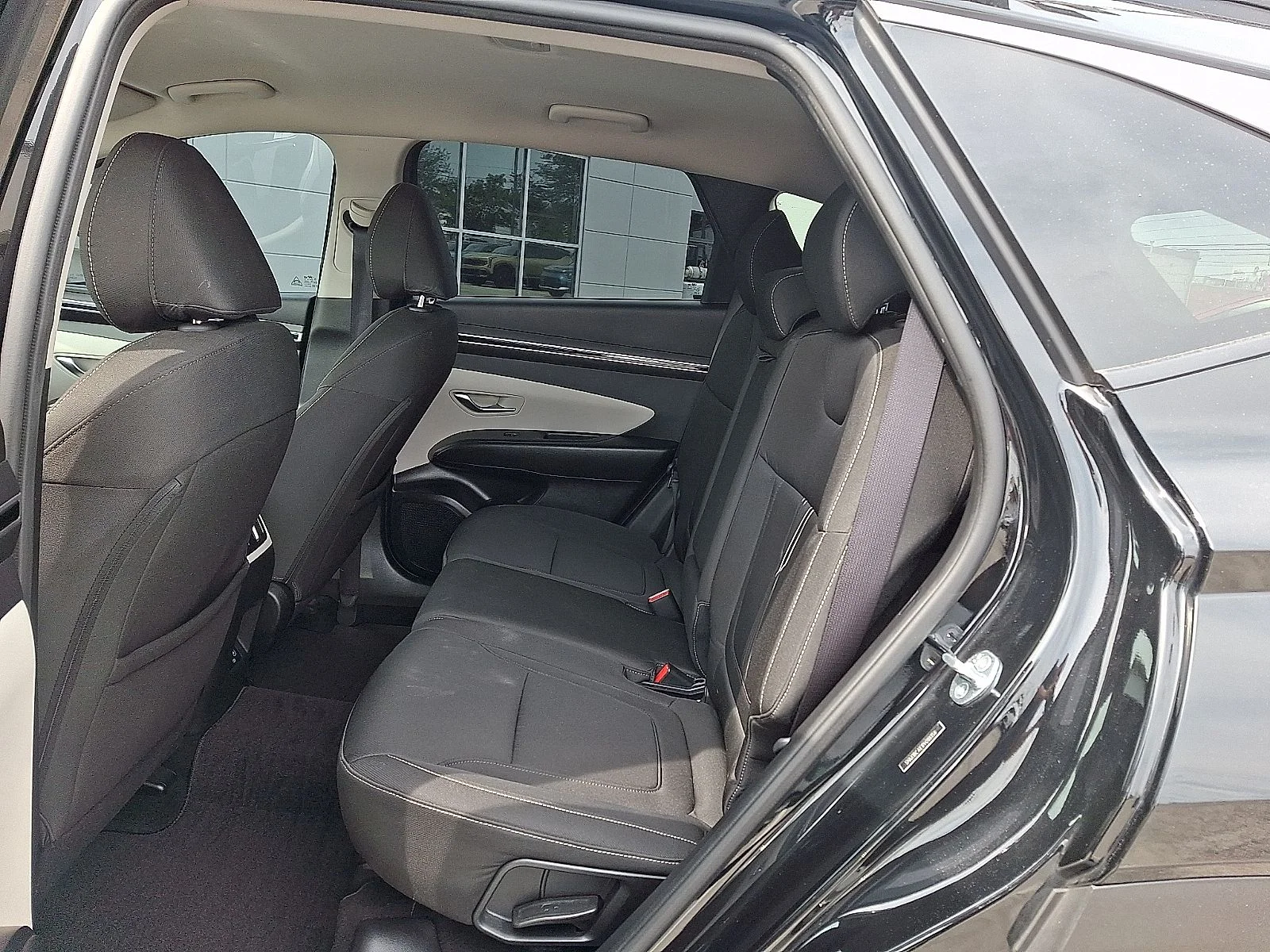 Used 2023 Black Hyundai SEL image 10