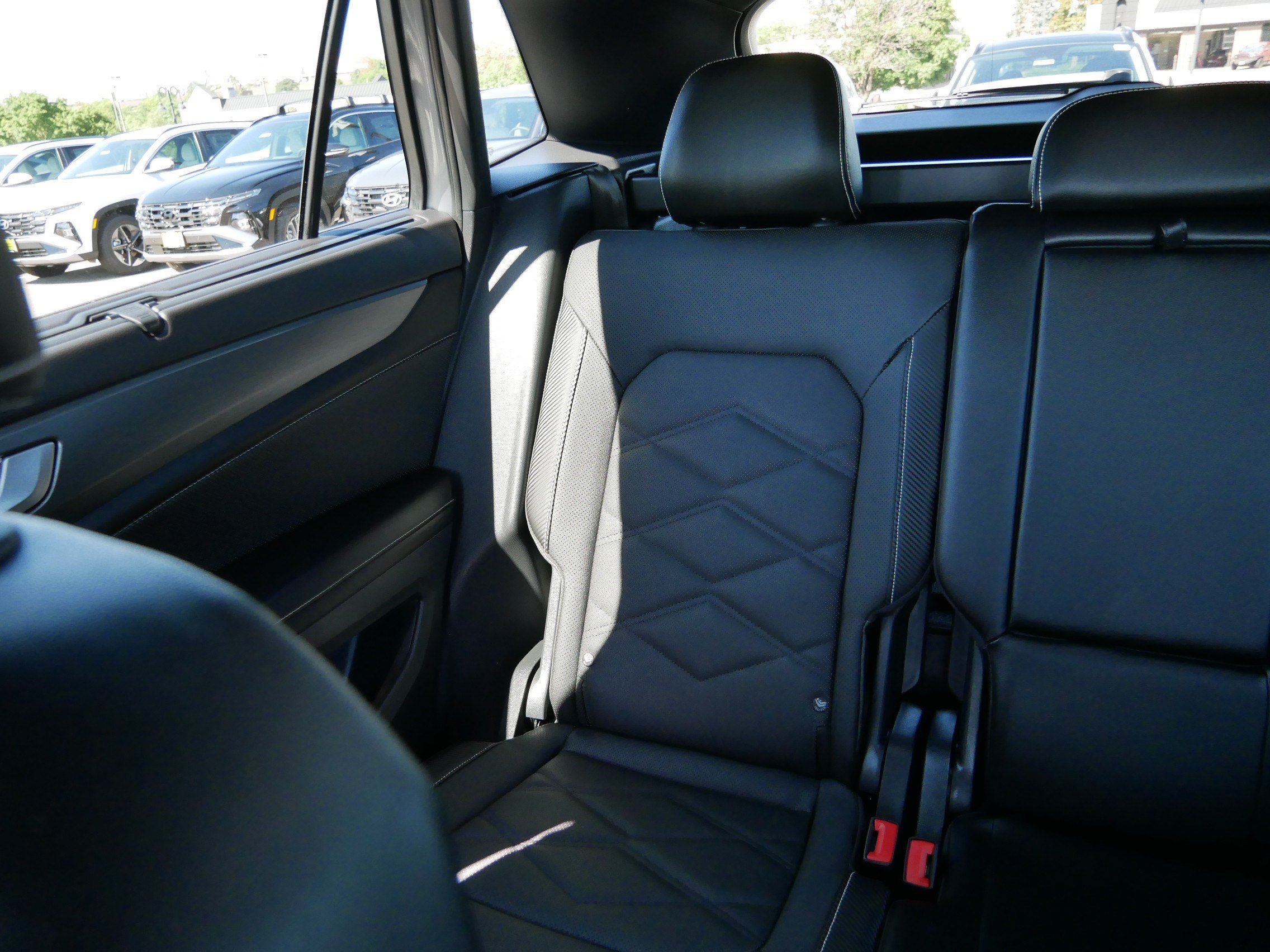 2024 Volkswagen Atlas Cross Sport SE w/Tech - Photo 12