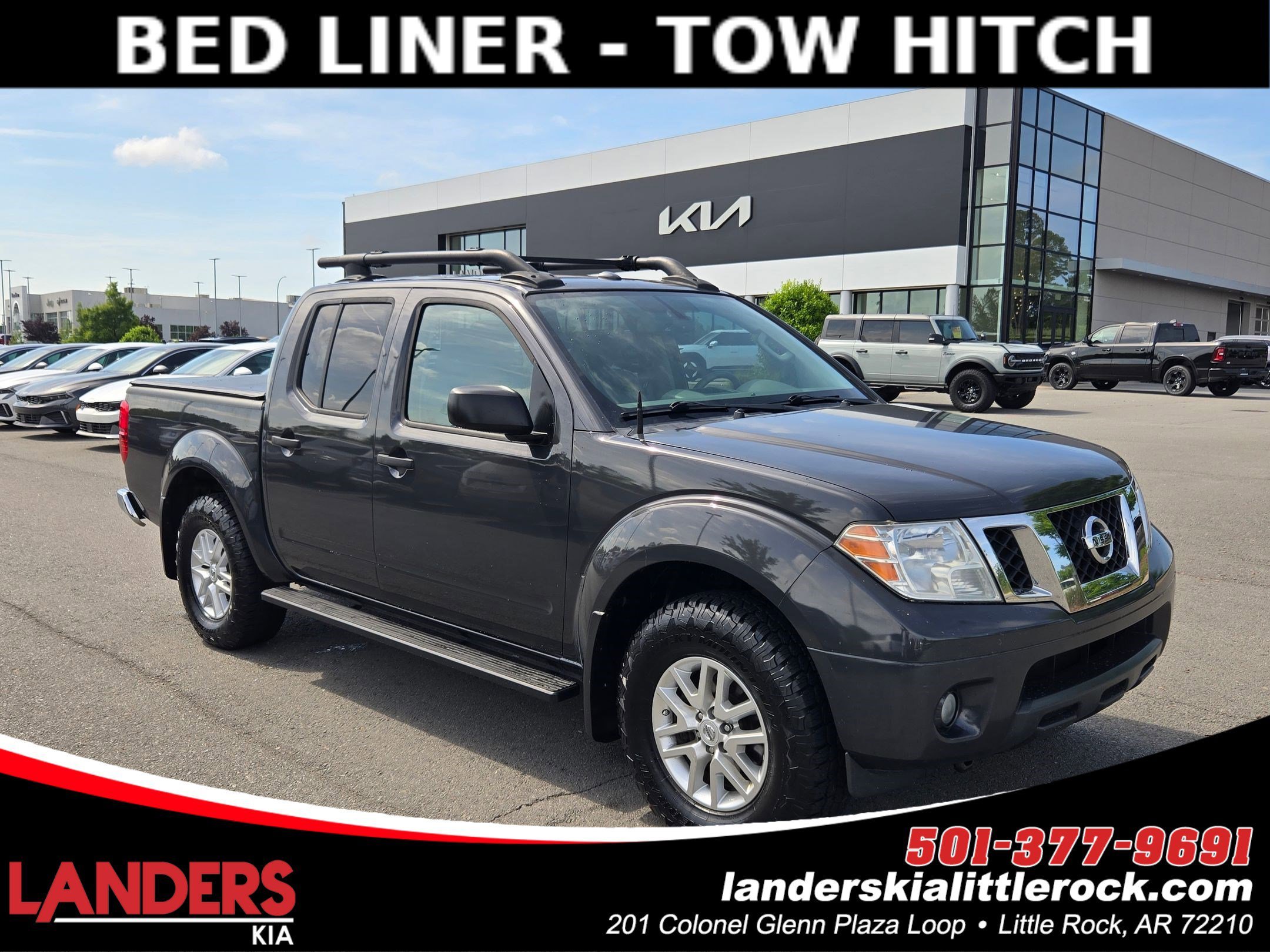 2015 Nissan Frontier 4.0 SV Crew Cab 4X4 AT SWB's photo